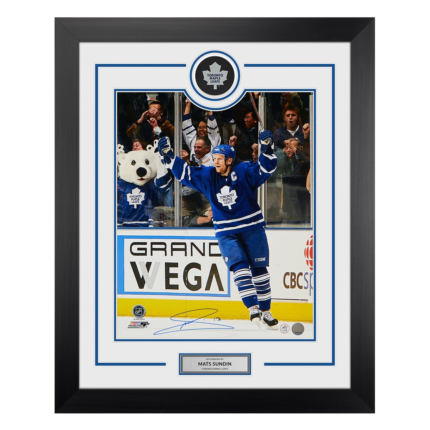 Mats Sundin Signed Toronto Maple Leafs Puck Display 26x32 Frame