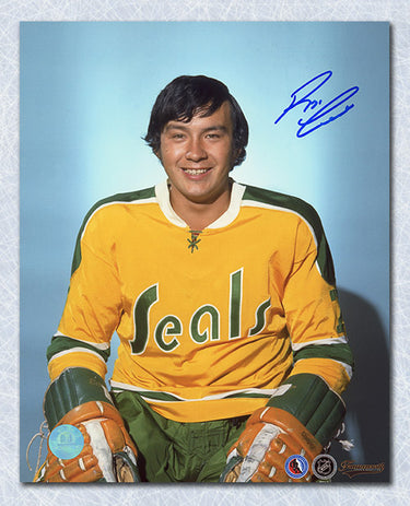 Reggie Leach Autographed California Golden Seals 8x10 Photo