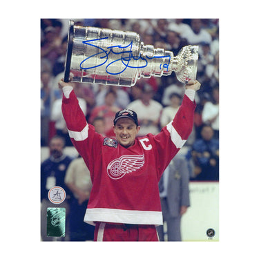 Steve Yzerman Signed Detroit Red Wings 1998 Stanley Cup 8x10 Photo