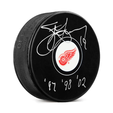 Steve Yzerman Signed Detroit Red Wings Hockey Puck with Cups Note