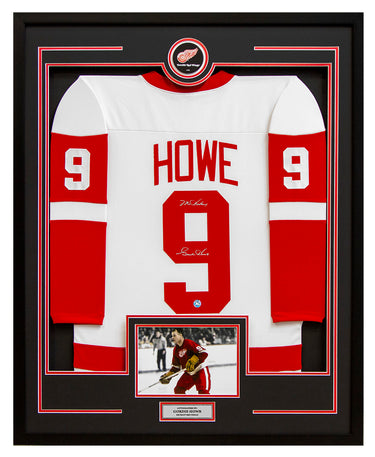 Gordie Howe Signed Detroit Red Wings 36x44 Jersey Frame